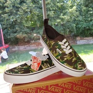 Vans Size 3 Elastic Tie Slip On Animal Camo